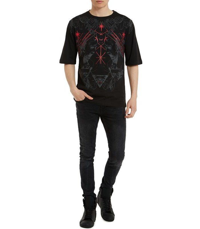 Red-Scream-Black-T-shirt-front