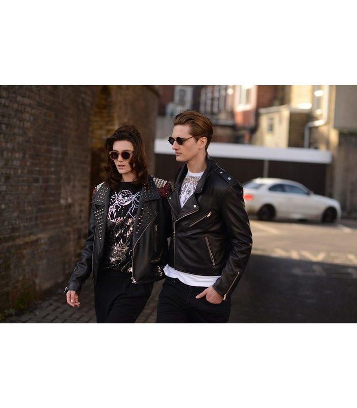 Untraceable-White-T-shirt-couple